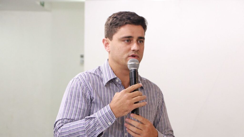 Diego Sorgatto - PROJETO DE LEI APRESENTADO O desaparecimento de pessoas  indefesas, independem quase sempre da sua vontade, mesmo porque sua  capacidade de discernimento pode estar reduzida por questões física, mental  ou