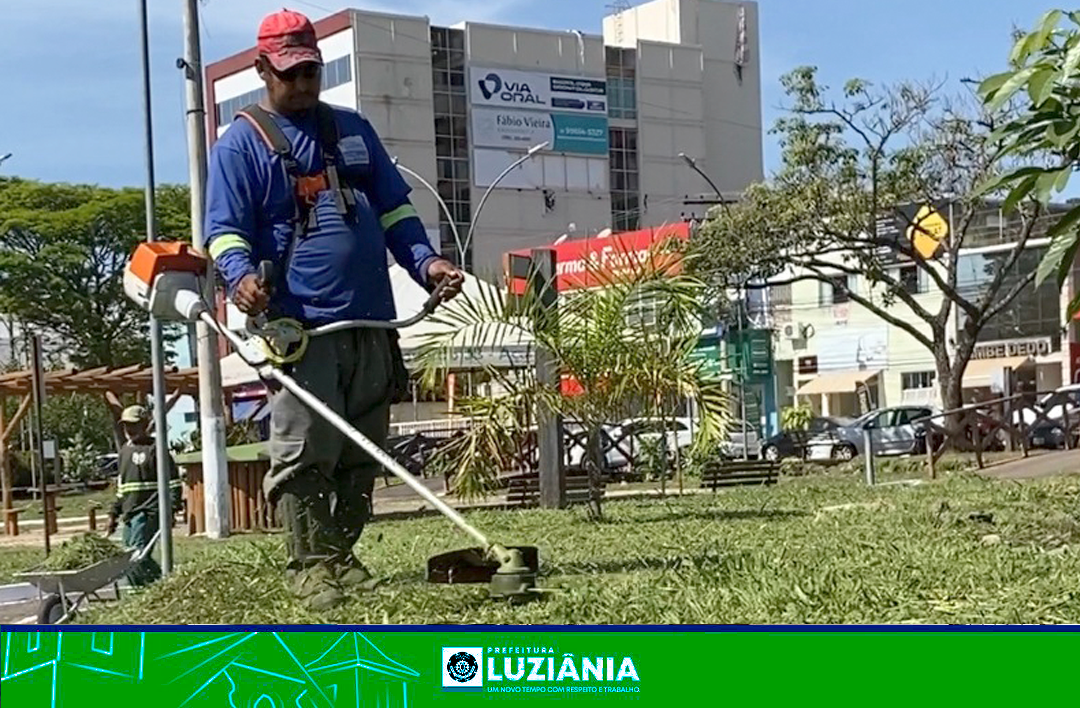 Leia mais sobre o artigo PREFEITURA DE LUZIÂNIA REALIZA LIMPEZA E FAZ REPAROS NA TRADICIONAL PRAÇA DAS TRÊS BICAS