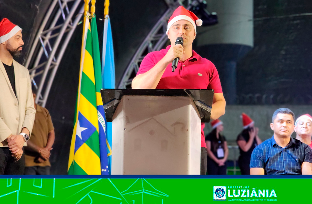 PREFEITURA DE LUZIÂNIA DISTRIBUI BRINQUEDOS E INAUGURA ILUMINAÇÃO NATALINA