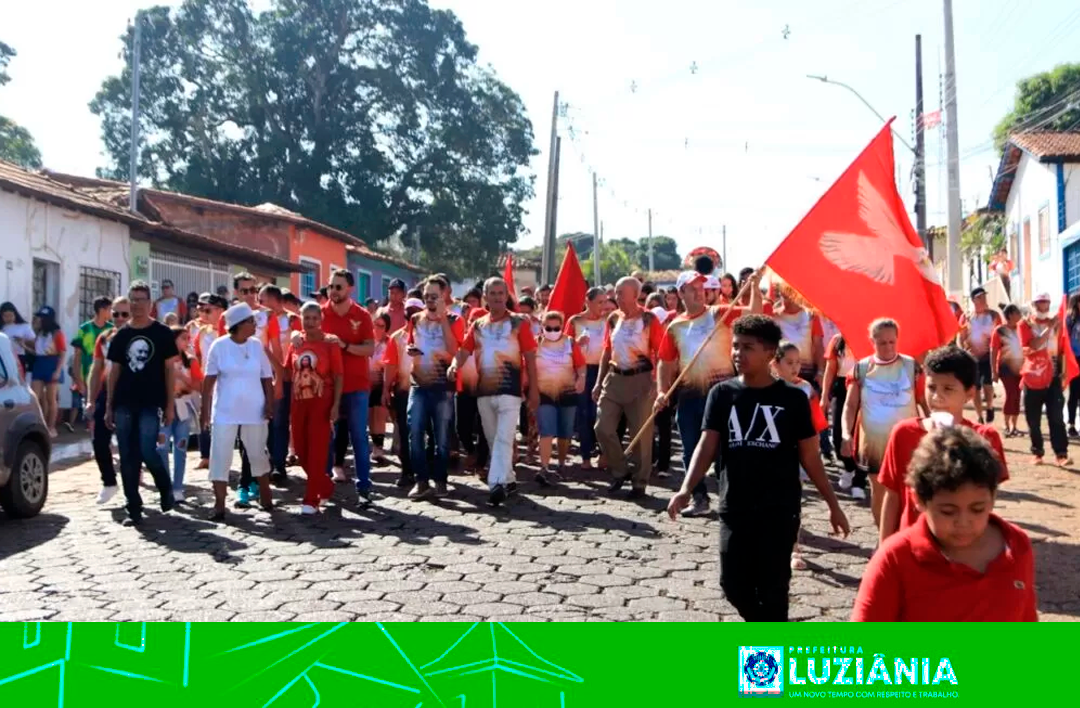 FERIADO DE FOLIA DE RUA